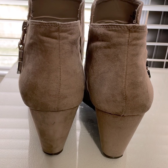 BCBG Paris Suede Taupe Wedge Bootie Size 9.5B - Picture 9 of 12